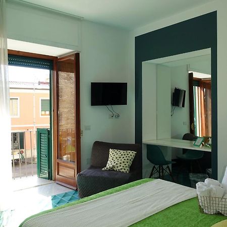 Ninina Boutique Suites サレルノ エクステリア 写真