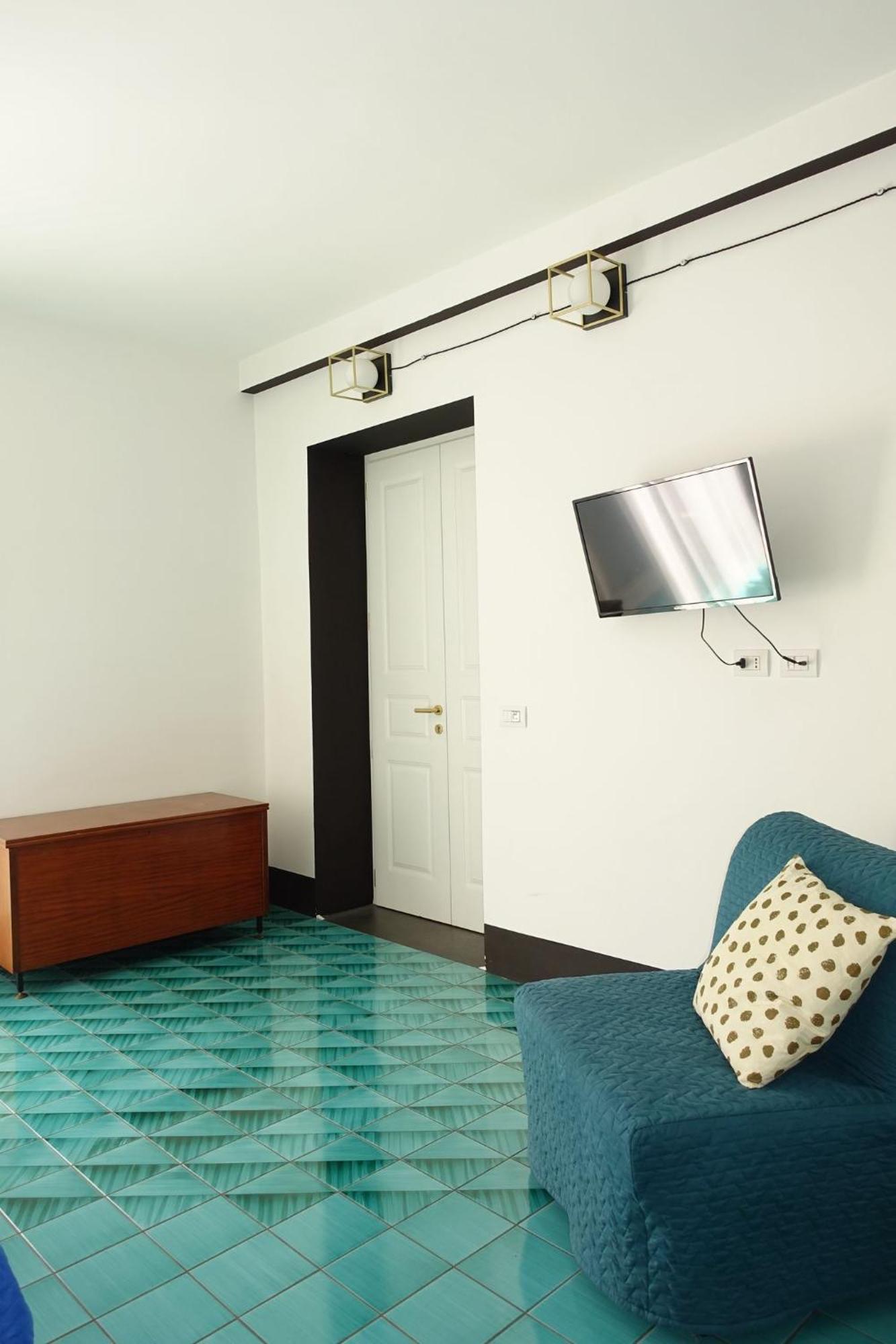 Ninina Boutique Suites サレルノ エクステリア 写真