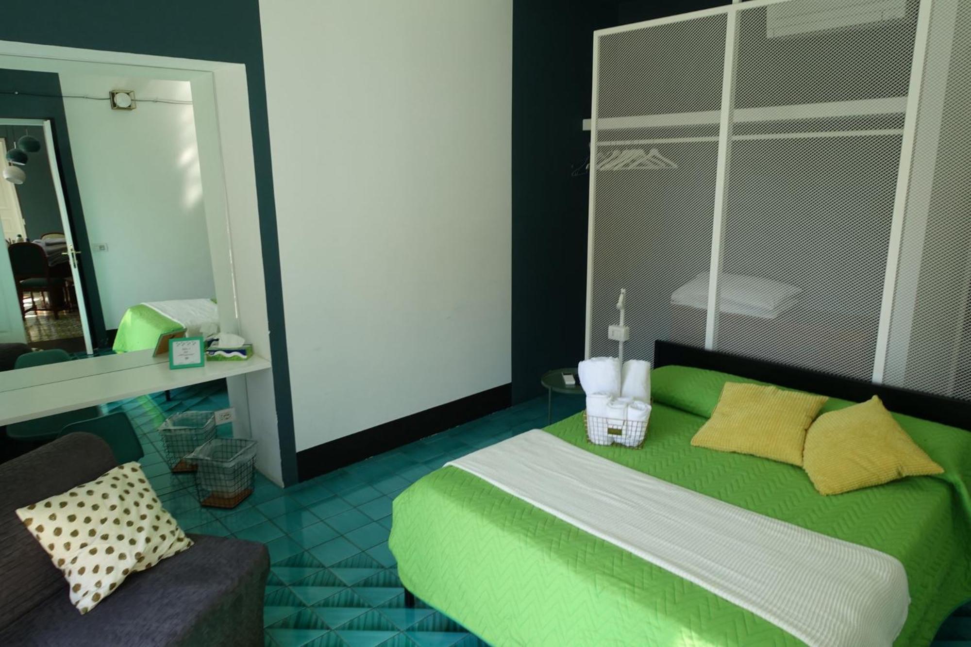 Ninina Boutique Suites サレルノ エクステリア 写真