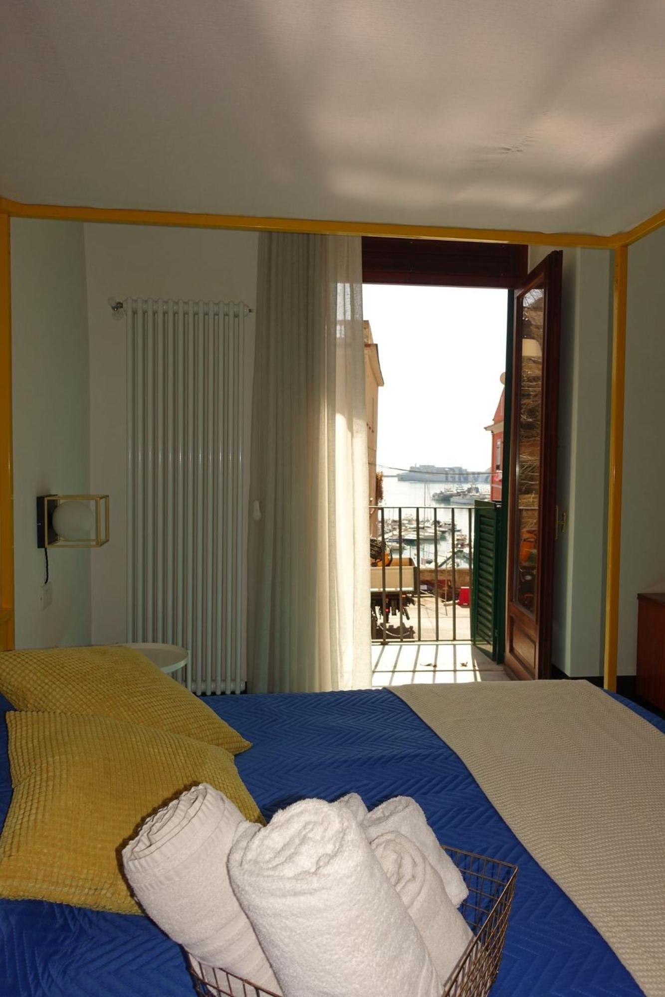 Ninina Boutique Suites サレルノ エクステリア 写真