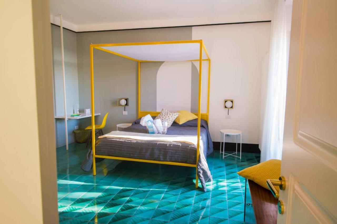 Ninina Boutique Suites サレルノ エクステリア 写真